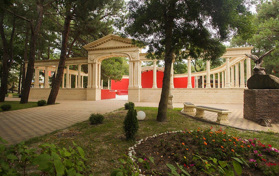 Парковая территория санатория «Жемчужина моря» в Кабардинке — фото 7
